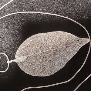 Delicate silver tone realistic leaf pendant Necklace on a 22inch snake chain.
